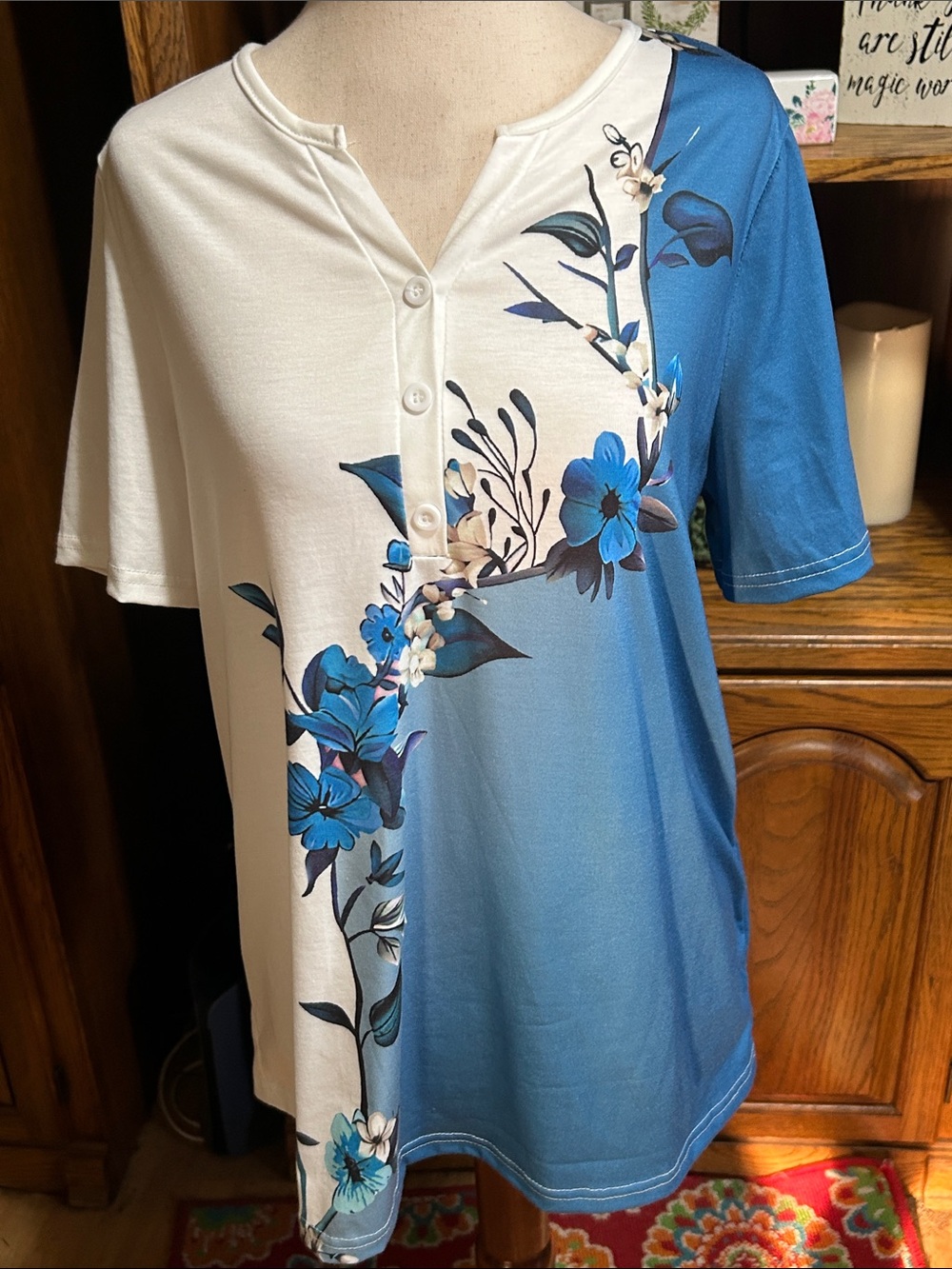 Blue & White Floral Henley Top - Unbranded Large NWOT